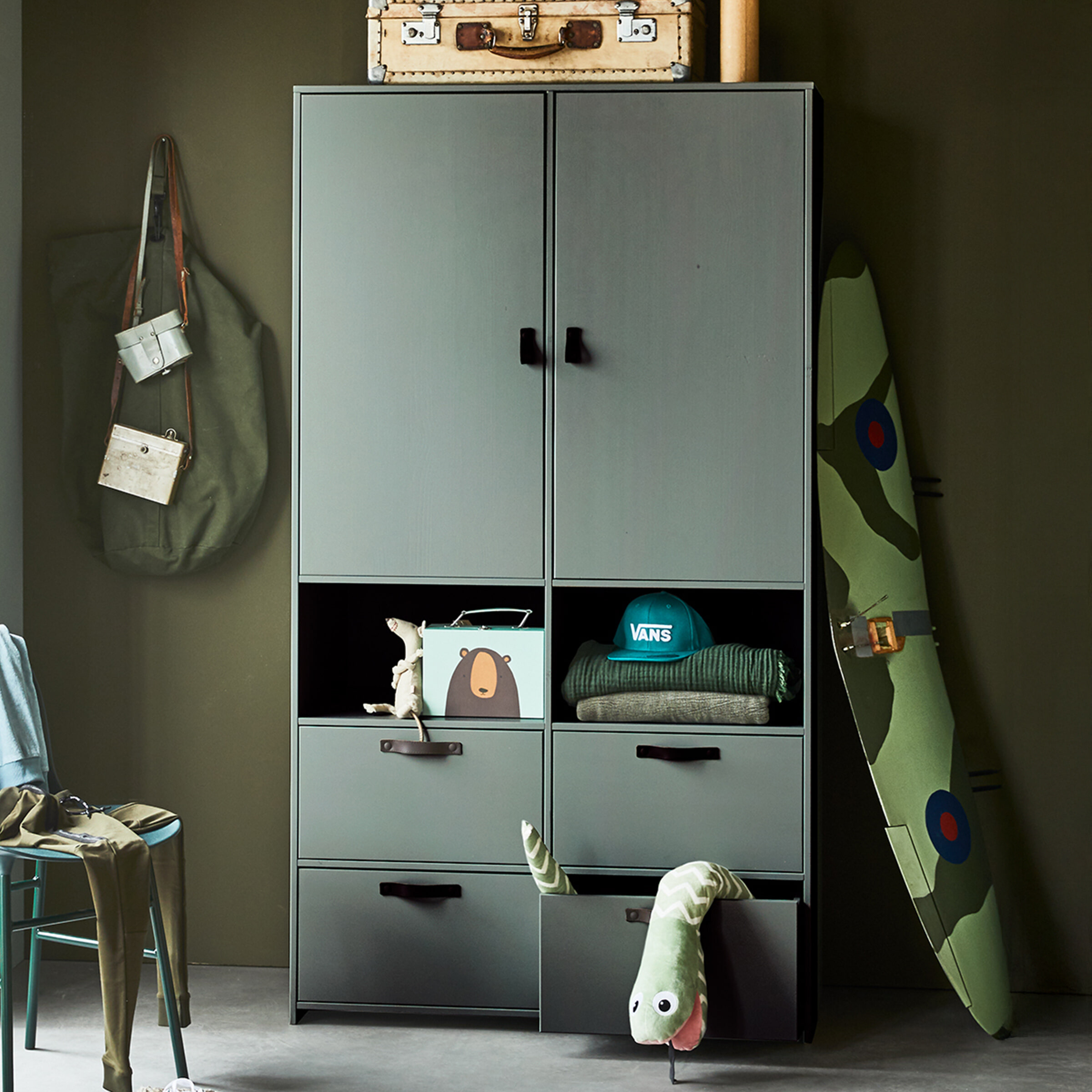 vtwonen Garderobekast Stage 185 x 103cm - Groen | vtwonen