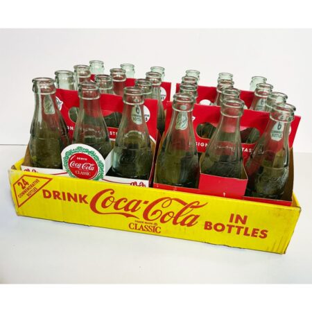 24 Vintage Commemorative Coca-Cola Flesjes in kartonnen krat | Coca-Cola