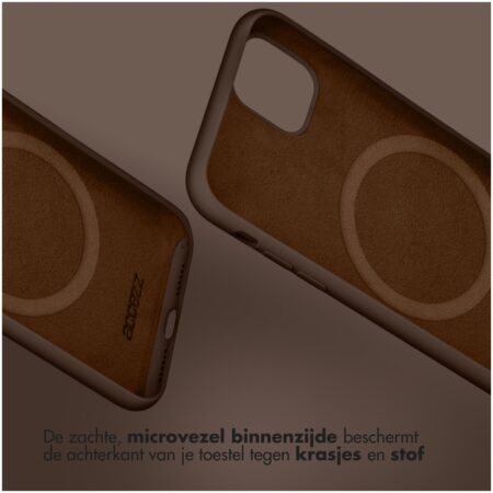 Accezz Liquid Silicone Backcover met MagSafe voor Samsung Galaxy S25 Plus Telefoonhoesje Bruin | Accezz