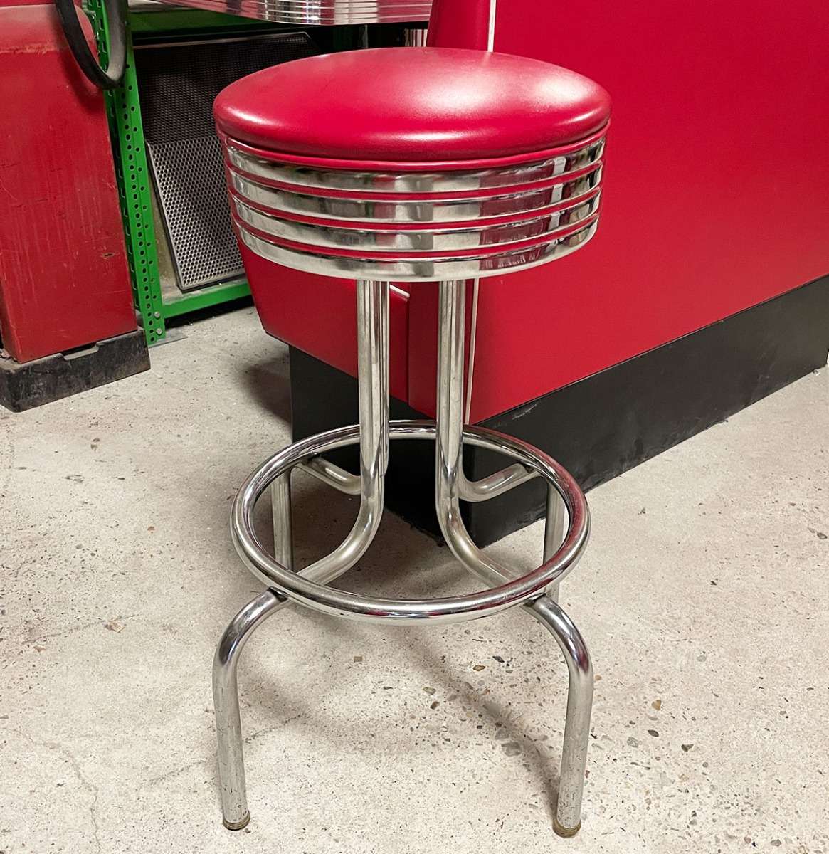 Amerikaanse Fifties Retro Barkruk - Rode Skai Zitting - Gebruikt | 39% korting | The Dutch Pickers