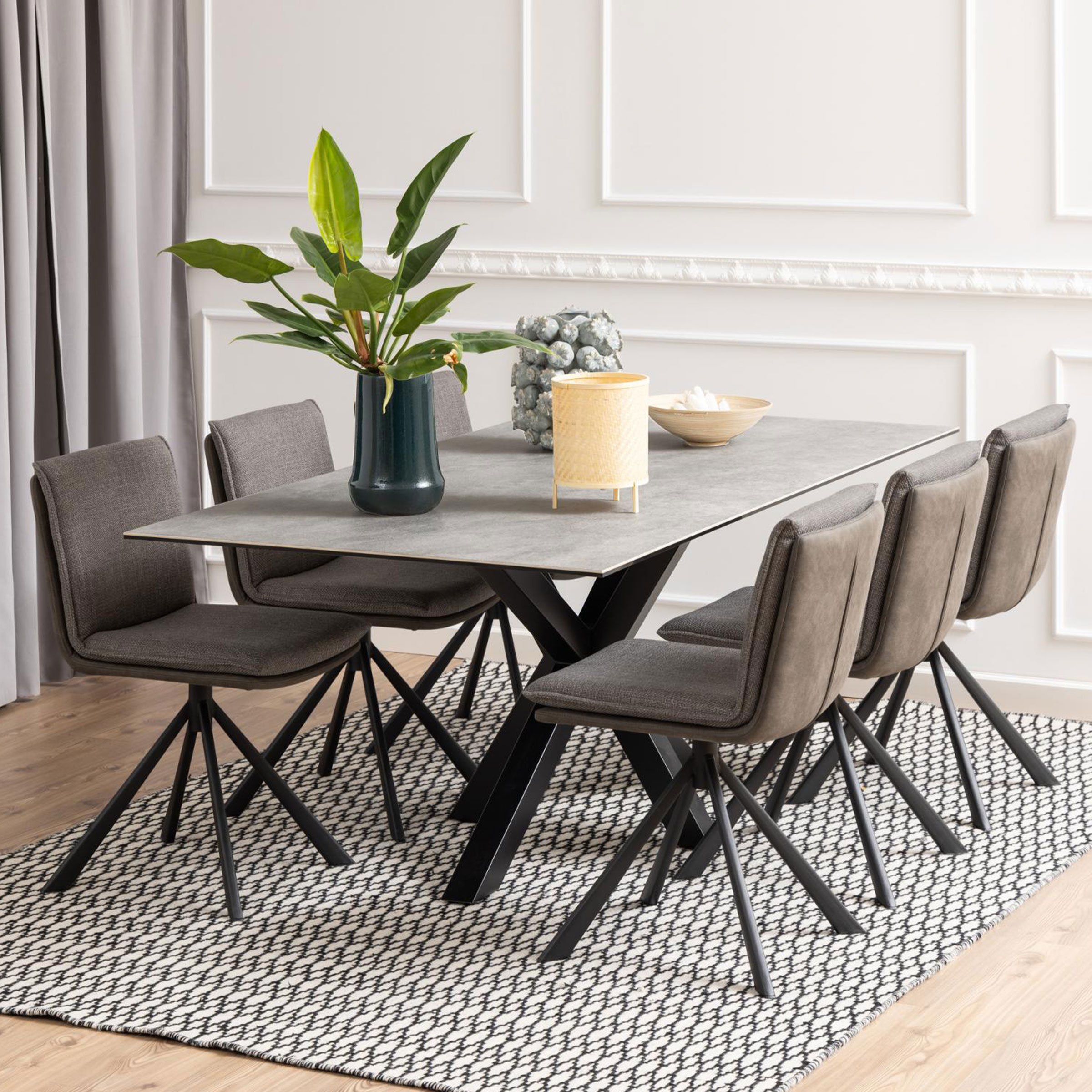 Bendt Eettafel 'Line' Keramiek