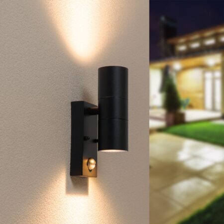 Blenda wandlamp - 2700K warm wit - Bewegingsmelder en schemerschakelaar - Zwart - IP44 spatwaterdicht - Up & Downlight voor buiten | HOFTRONIC