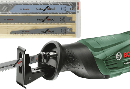 Bosch PSA 700 E (+4 zaagbladen)