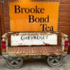 Brooke Bond Tea Emaille Bord - Groot - Origineel Vintage | The Dutch Pickers