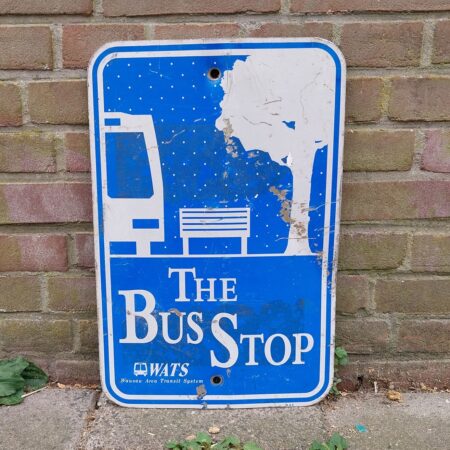 Bus Stop WATS Amerikaans Verkeersbord - Origineel - 46 x 31cm | The Dutch Pickers