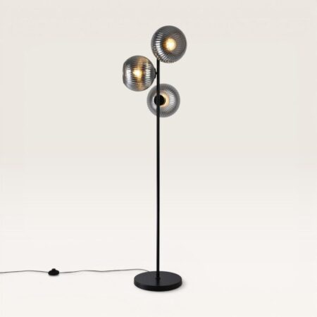 Ciotola - Zwarte Staande lamp Metaal 150 cm - Rookglas - 3 bollen - Klassiek Vintage Design - Woonkamer lamp - E27 fitting - Met voetschakelaar | LUSENZ