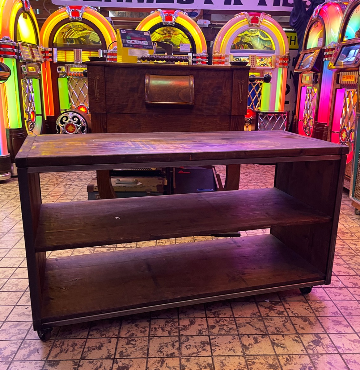 Custom Made Audio Componentenkast op Wielen - Recycled Hout - Industrieel | Bennies Fifties