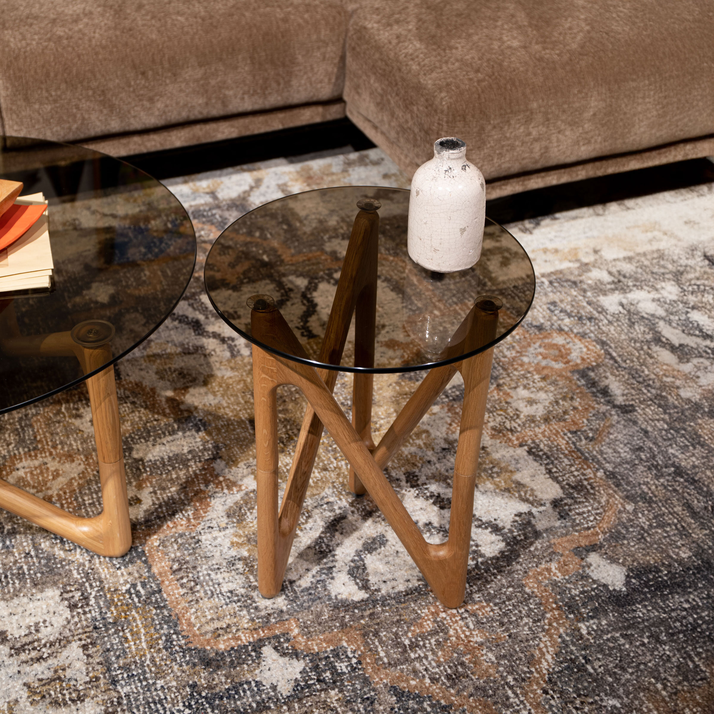 Dutchbone Ronde Bijzettafel 'Naia' Eikenhout en glas