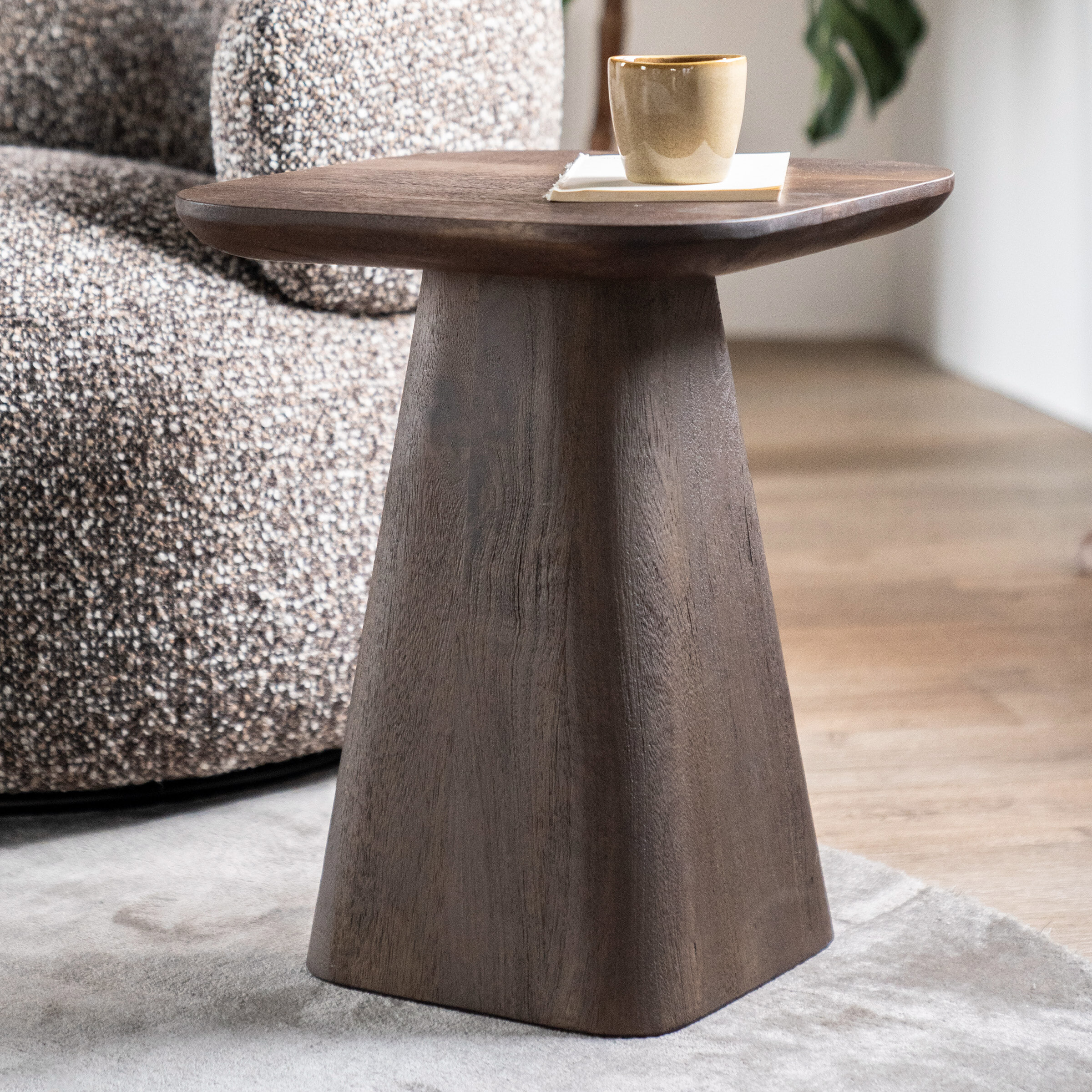 Eleonora Bijzettafel 'Aron' Mangohout