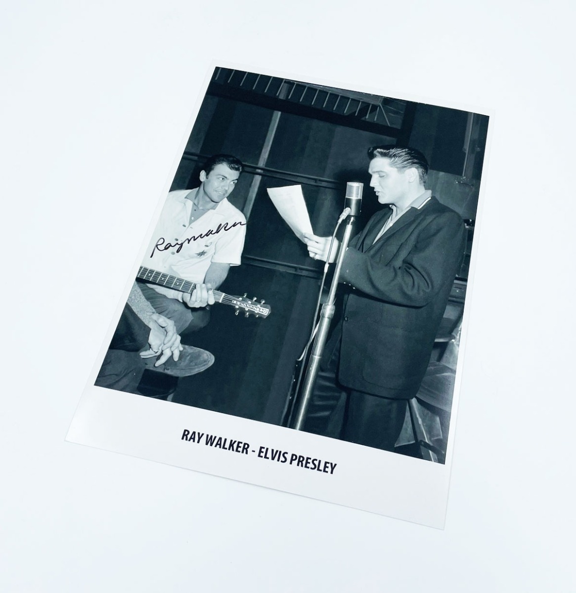 Elvis Presley & Ray Walker - Gesigneerde Studiofoto (28