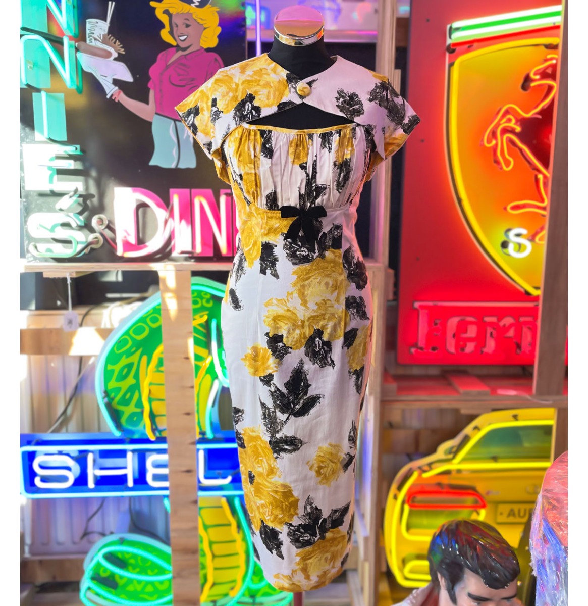 Erika Dress Yellow Roses-XS | 31% korting | Pinup Couture