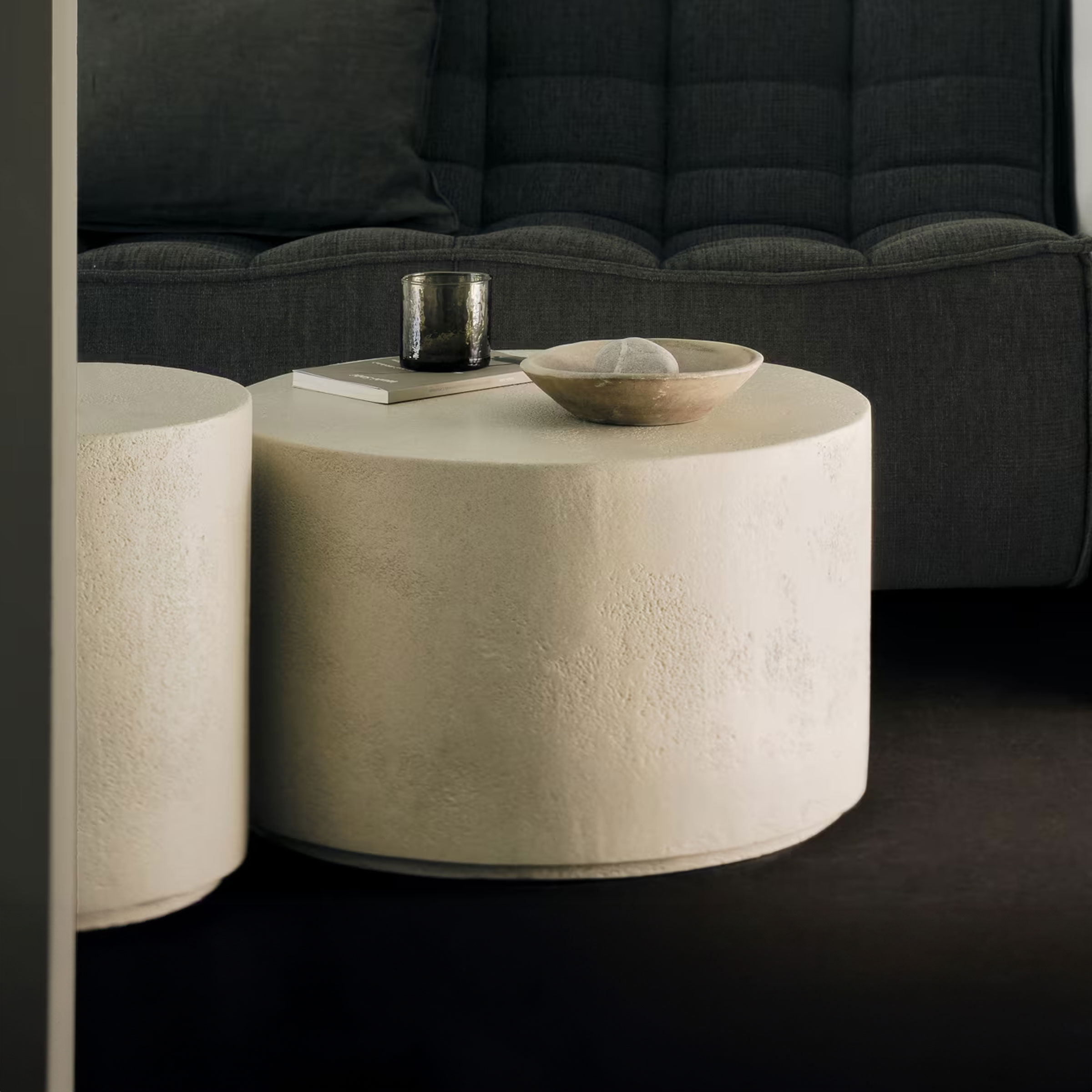 Ethnicraft Ronde Salontafel 'Elements' Microcement