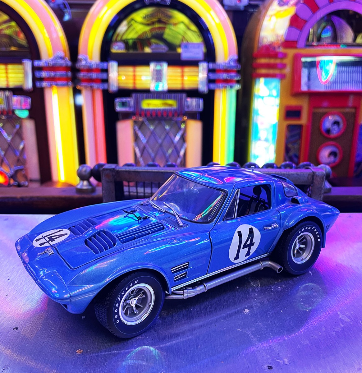 Exoto 1:18 Chevrolet Corvette Grand Sport #14 Augusta - Diecast Model Car (1999) | Chevrolet
