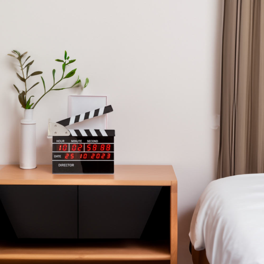 Filmklapper Wekker - 22x22 cm - Hollywood Design | OUT OF THE BLUE
