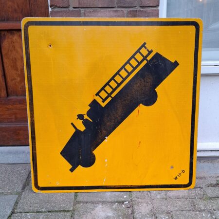 Fire Truck Verkeersbord - 91x91cm - Origineel | The Dutch Pickers
