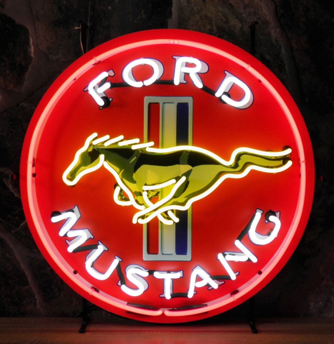 Ford Mustang Neon Verlichting - Gele Paard Versie 65 cm - Rood