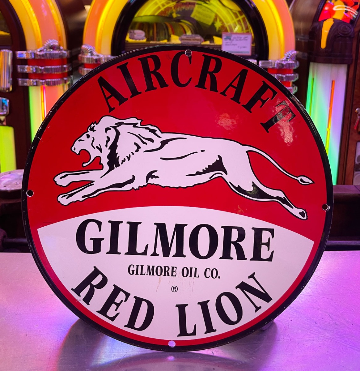 Gilmore Red Lion Aircraft Emaille Bord - Ø30cm - 1980s Sample | The Dutch Pickers