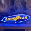 Goodyear Blimp Neon Verlichting 104 x 35 cm - Blauw