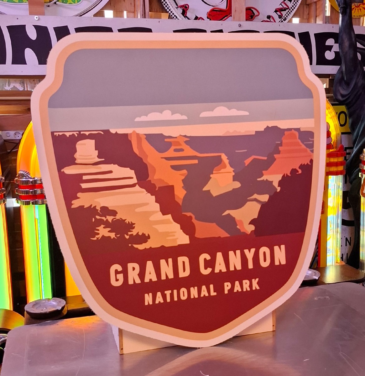 Grand Canyon Logo Shield Metalen Bord - 65 x 62cm | Fiftiesstore