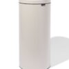 HEMA Brabantia Touch Bin Flat Top prullenbak 30L Soft Beige (beige) | HEMA