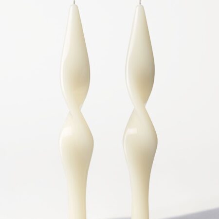 Dinerkaarsen XL ⌀4.3x27cm gedraaid naturel - 2 stuks (ivoor)