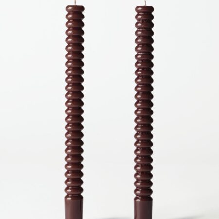 Dinerkaarsen ⌀2.2x25cm ribbel donkerbruin - 2 stuks (donkerbruin)