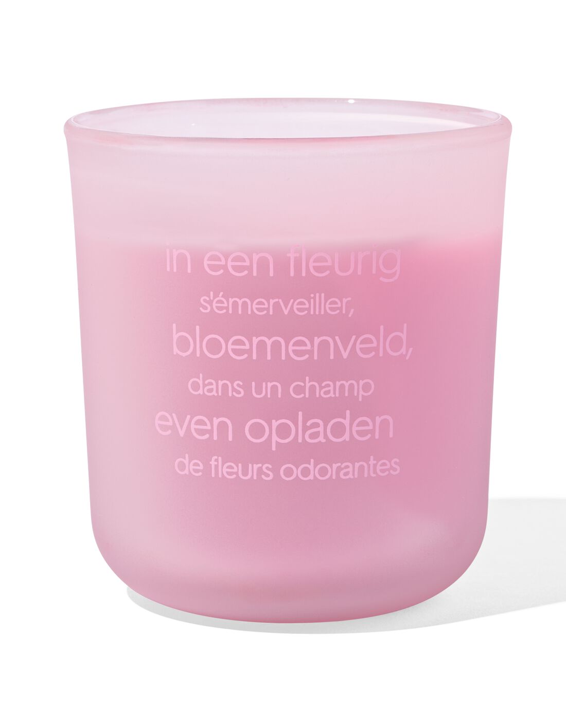 Geurkaars tussen de bloemen