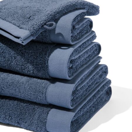 HEMA Handdoeken - hotel extra zacht middenblauw (middenblauw) | HEMA