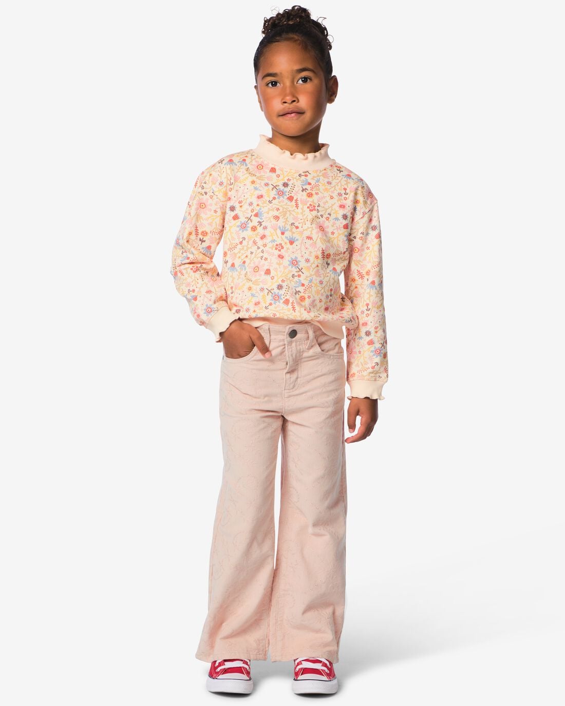 HEMA Kinderbroek wijde fit corduroy bloemen roze (roze) | HEMA