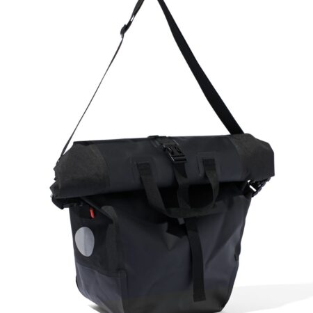 HEMA Waterdichte fietstas 32L 58x33x17 zwart | HEMA