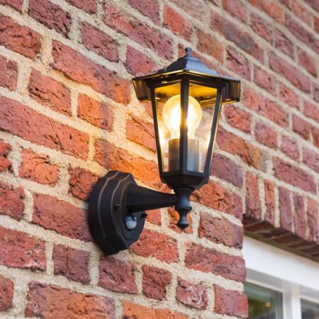 Huron klassieke wandlamp - bewegingsmelder - IP44 waterdicht - E27 fitting - Zwart - Buitenlamp - tuinverlichting | HOFTRONIC