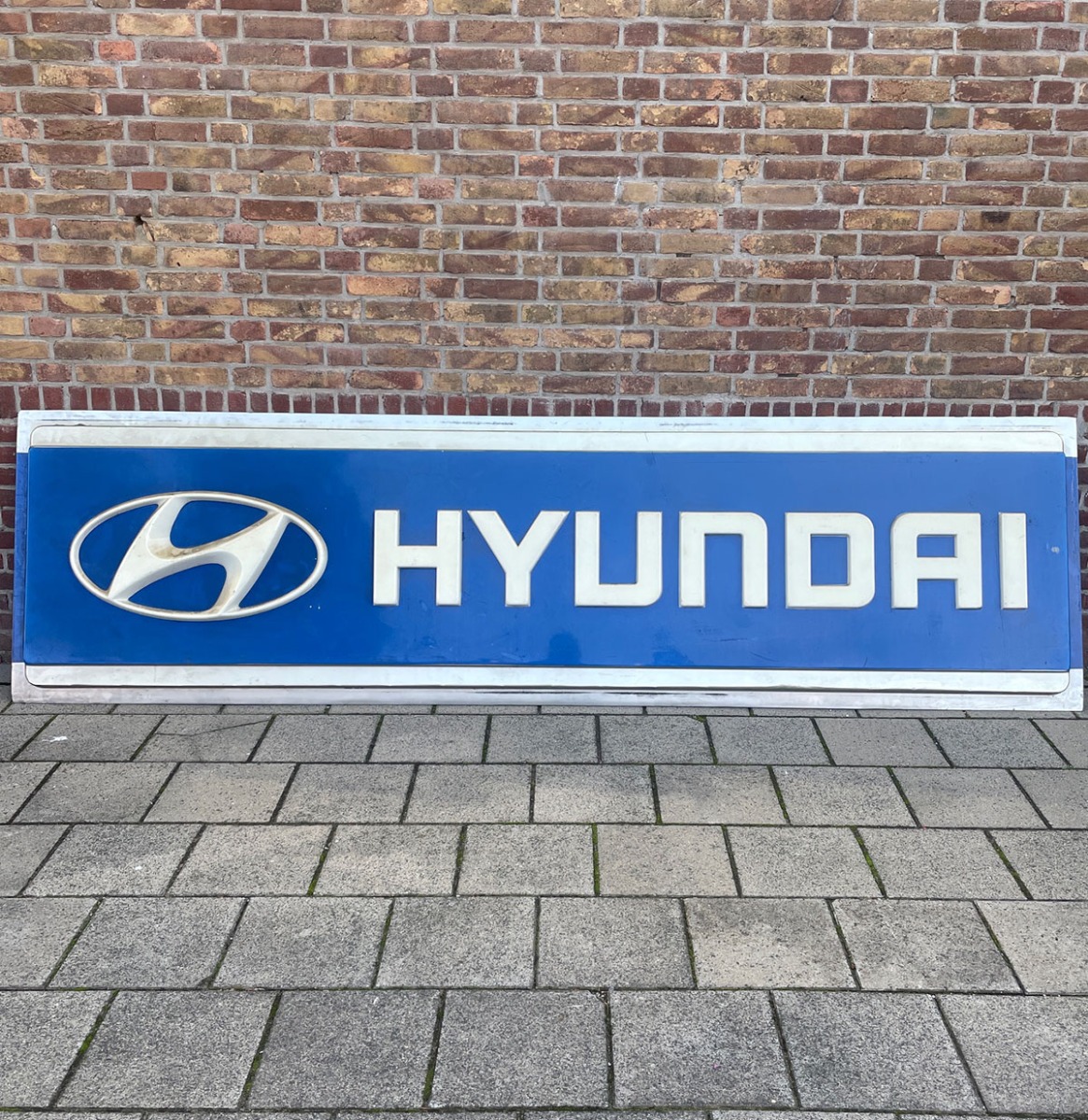 Hyundai Groot Plastic Reclamebord - 304 x 85cm - Origineel | The Dutch Pickers