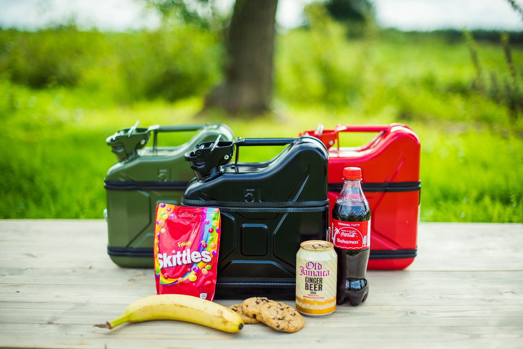 Jerrycan 5L Pakket - Zwart - Draagbaar en Duurzaam - Ideaal voor Outdoor Avonturen - Handig en Stijlvol | DESIGNED BY MAN