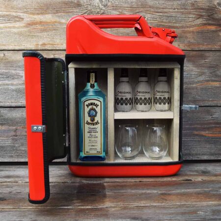 Jerrycan Gin Bar - Draagbare Rode Bar Cabinet - Ruimte voor Fles Gin & Tonics - Uniek Cadeau - Persoonlijke Mobiele Gin Station | DESIGNED BY MAN