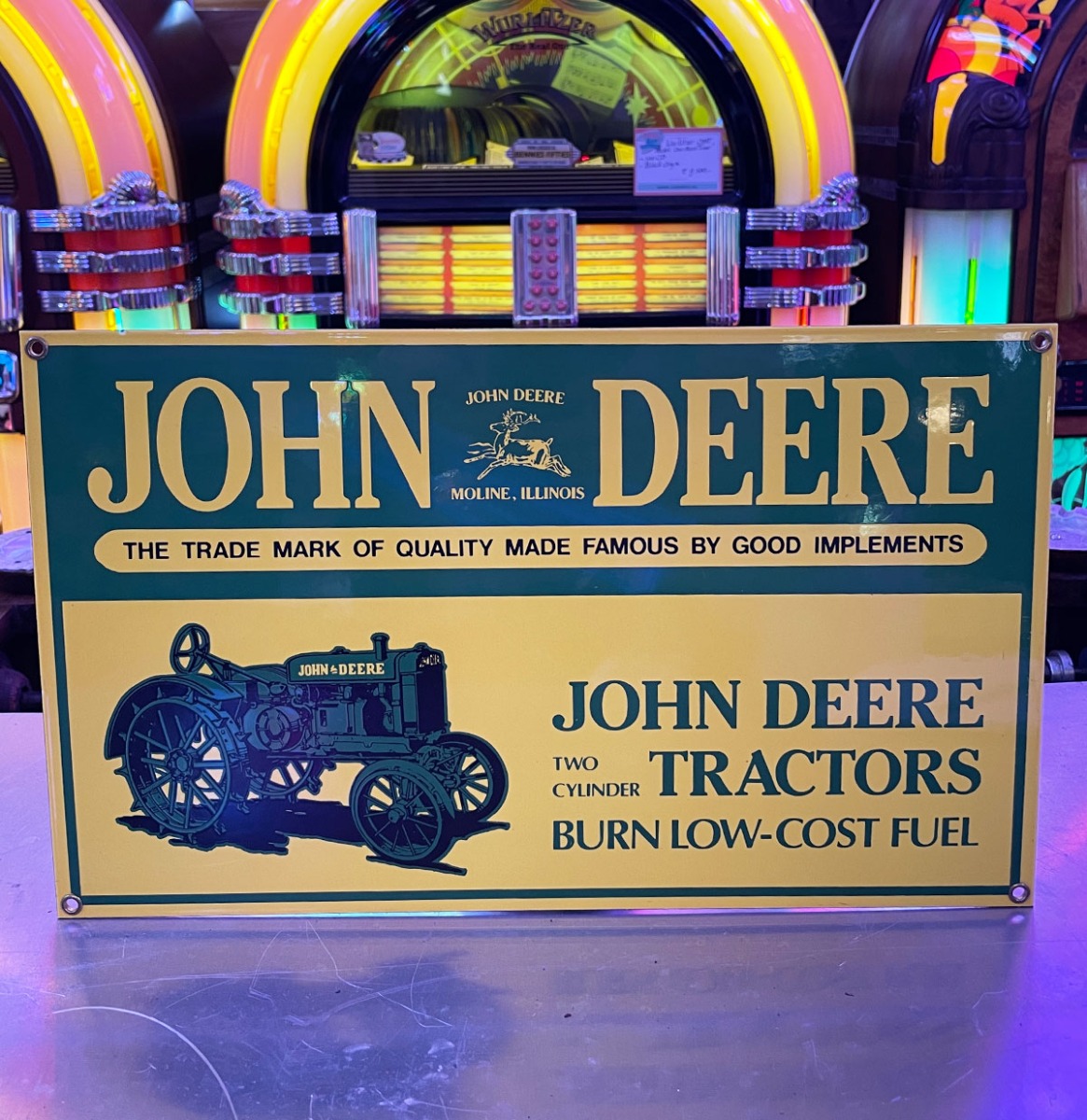 John Deere Tractors Ande Rooney Emaille Bord - 39.5 x 23.5 cm | John Deere