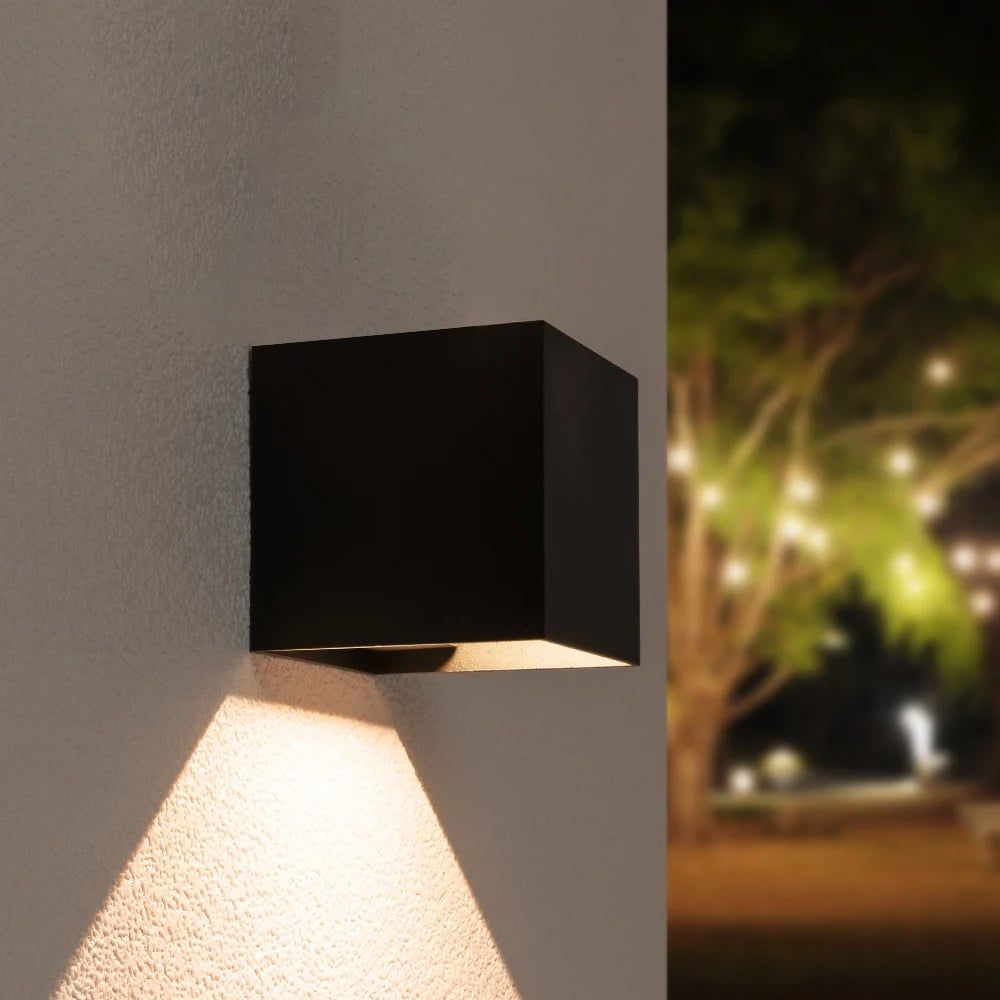 Kansas Solar LED wandlamp XL - Kubus downlight - Incl. Bewegingssensor en schemerschakelaar - 3000K warm wit - IP54 waterdicht - Monocrystal - Zwart | HOFTRONIC