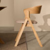 Kave Home Eetkamerstoel 'Godia' Chenille en hout