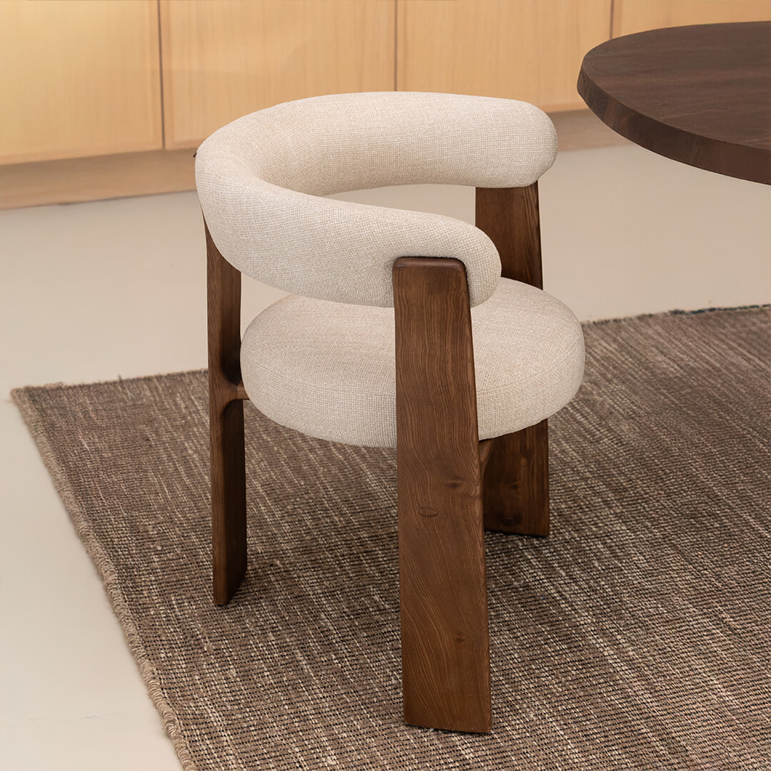 Kave Home Eetkamerstoel 'Granite' Chenille en essenhout