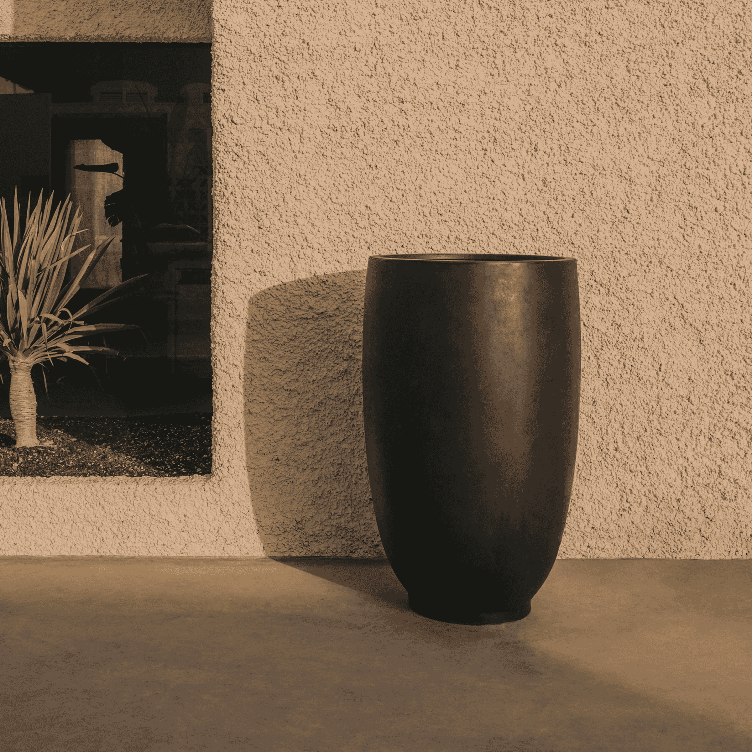 Kave Home Plantenpot 'Aiguablava' 120cm hoog