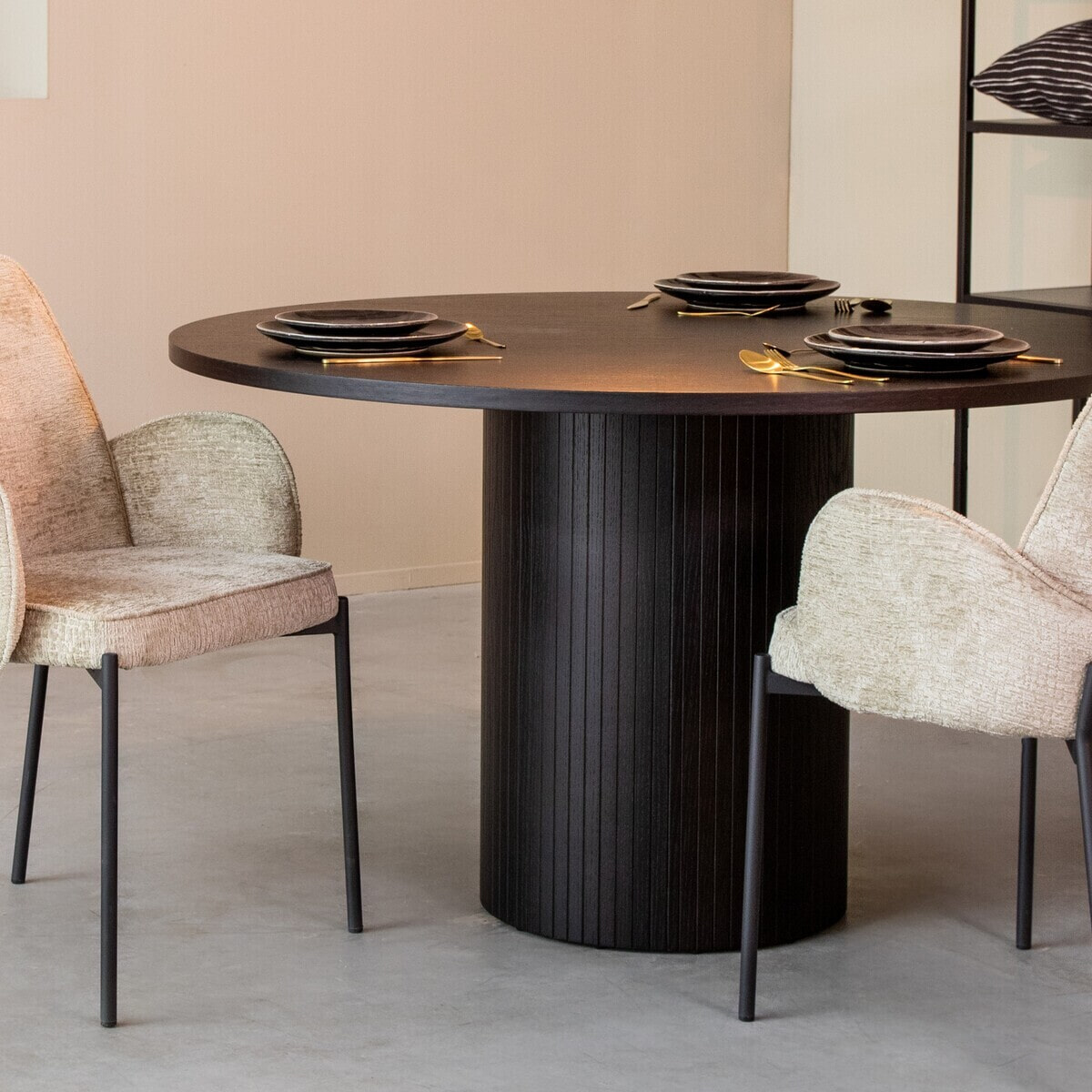 LABEL51 Ronde Eettafel 'Oliva' Zwart Eiken