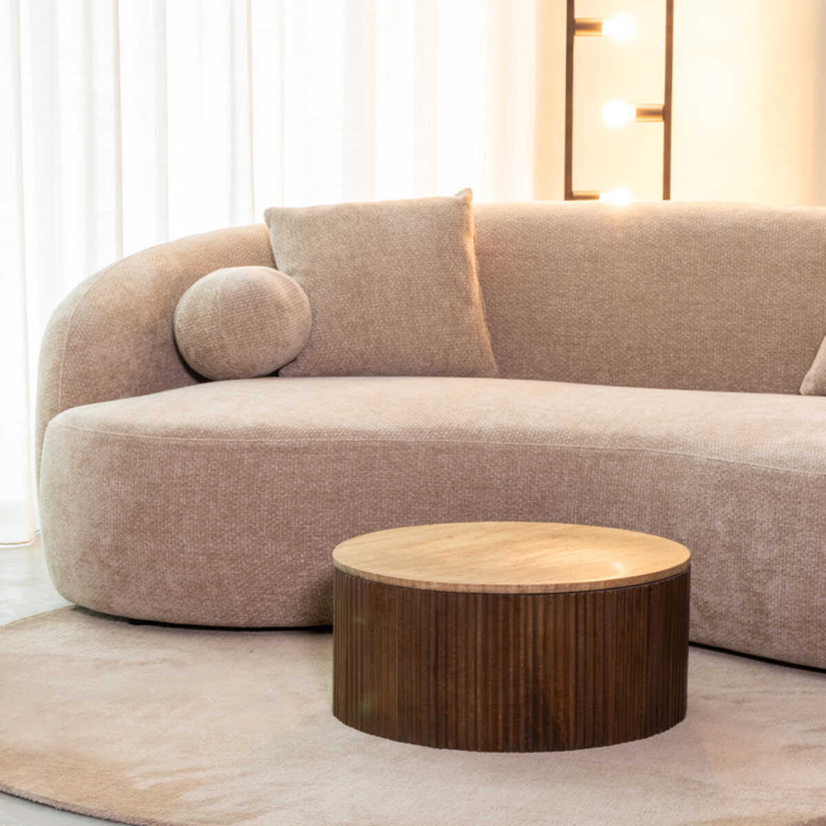 LABEL51 Ronde Salontafel 'Ribble' Travertin en hout