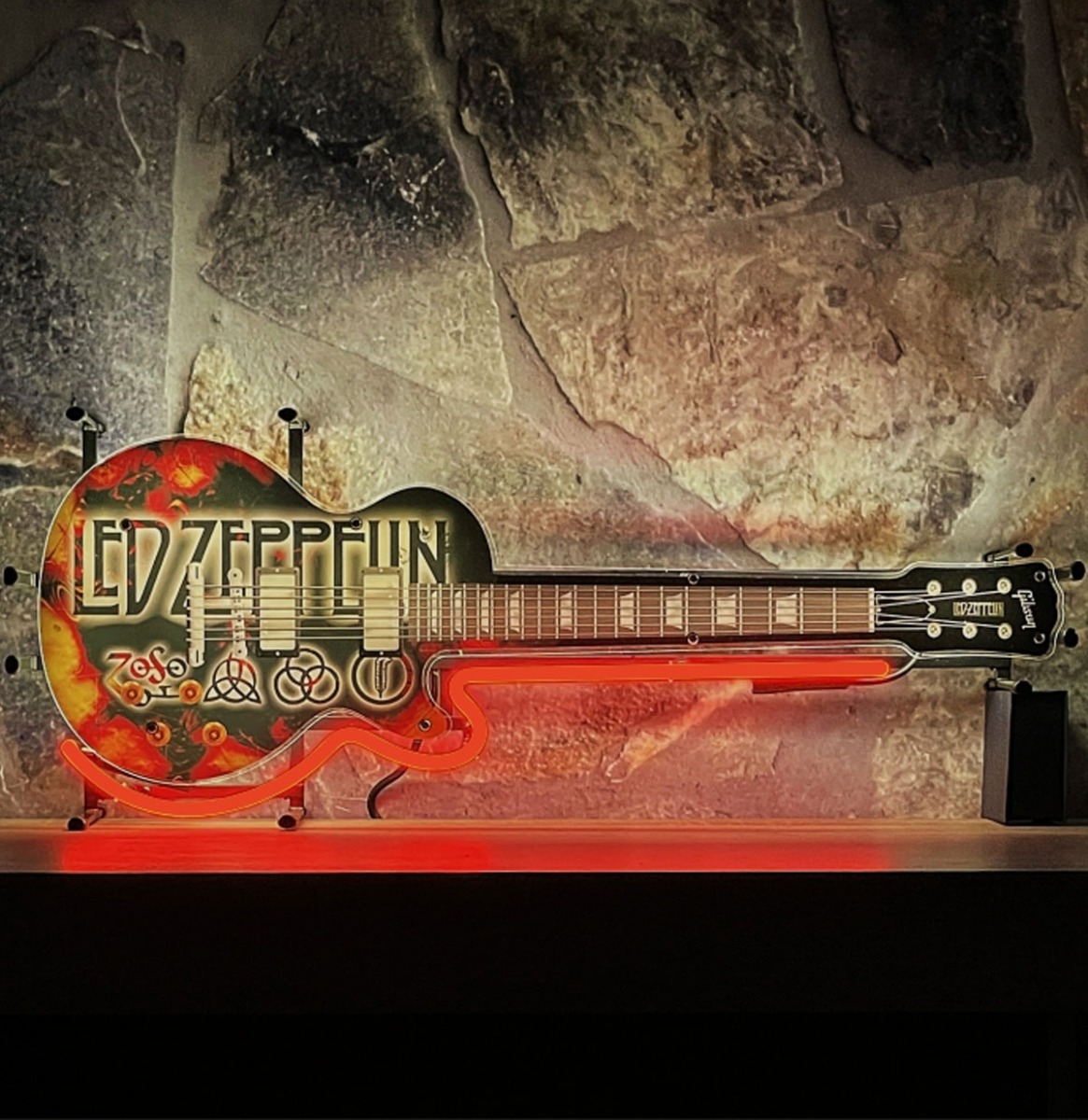 Led Zeppelin Gitaar Neon - Junior Model 70 x 27 cm | 16% korting | Fiftiesstore