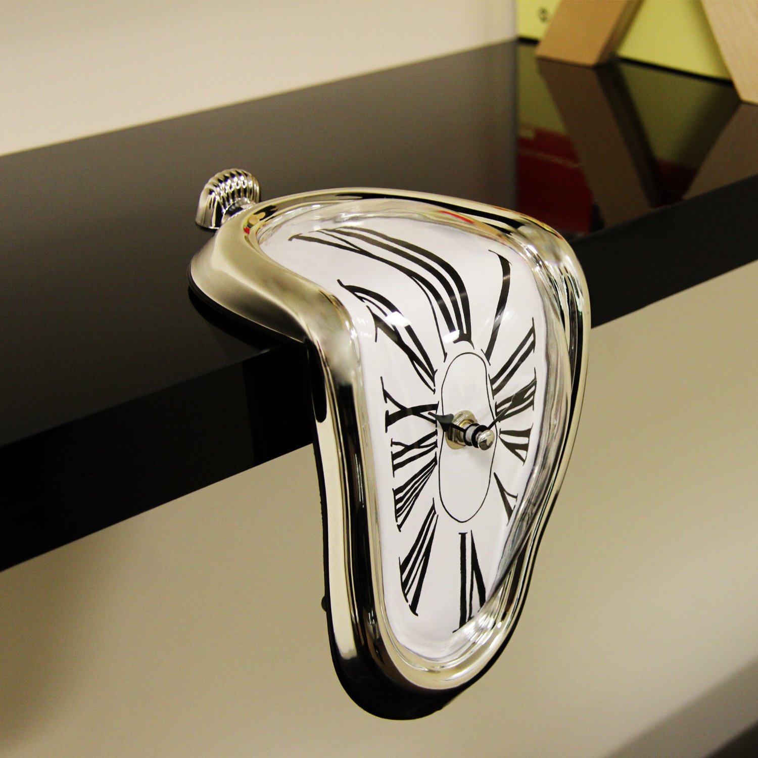 Melting Clock - Gesmolten klok | OUT OF THE BLUE