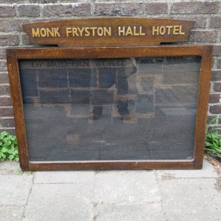 Monk Fryston Hall Hotel Vilten Informatiebord - Origineel | The Dutch Pickers