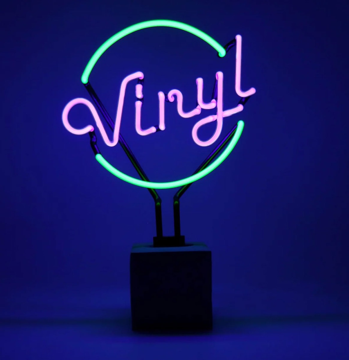 Neon 'Vinyl' Sign (Op Betonnen Basis) - Groen | Fiftiesstore