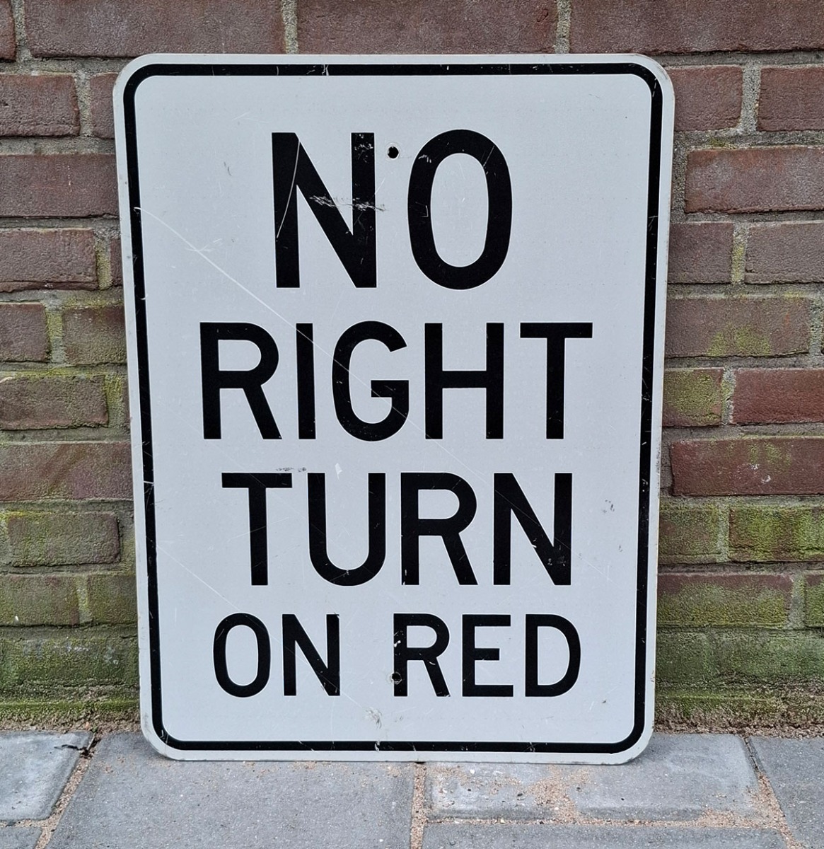 No Right Turn On Red Verkeersbord - 61 x 46cm - Origineel | The Dutch Pickers