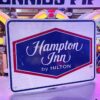 Origineel Amerikaans Hampton Inn Straatbord - Hilton - Reflecterend | The Dutch Pickers