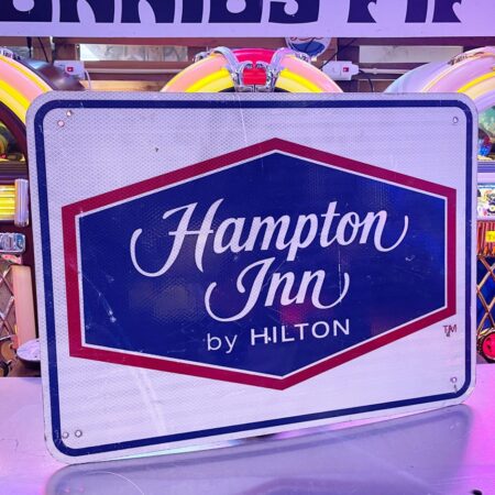 Origineel Amerikaans Hampton Inn Straatbord - Hilton - Reflecterend | The Dutch Pickers