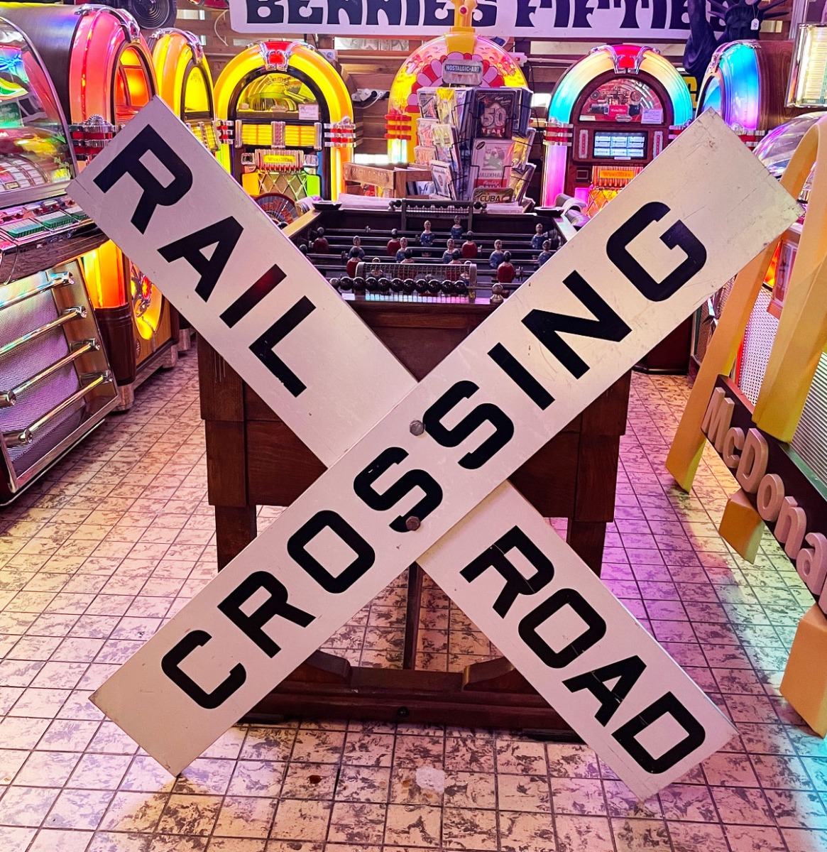 Origineel Railroad Crossing Kruisbord - USA Spoorwegovergang Bord (123 x 123 cm) | The Dutch Pickers