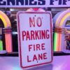 Origineel USA No Parking Fire Lane Straatbord Embossed Reliëf - 46 x 61 cm | The Dutch Pickers